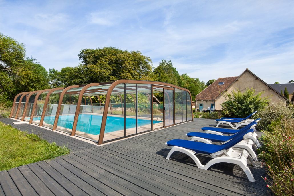 le domaine de la cour - terrasse extérieur avec piscine en normandie